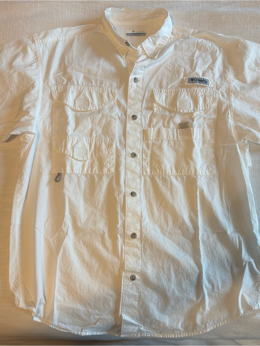 Columbia Men’s White Short-Sleeve Button-Down Fishing Shirt